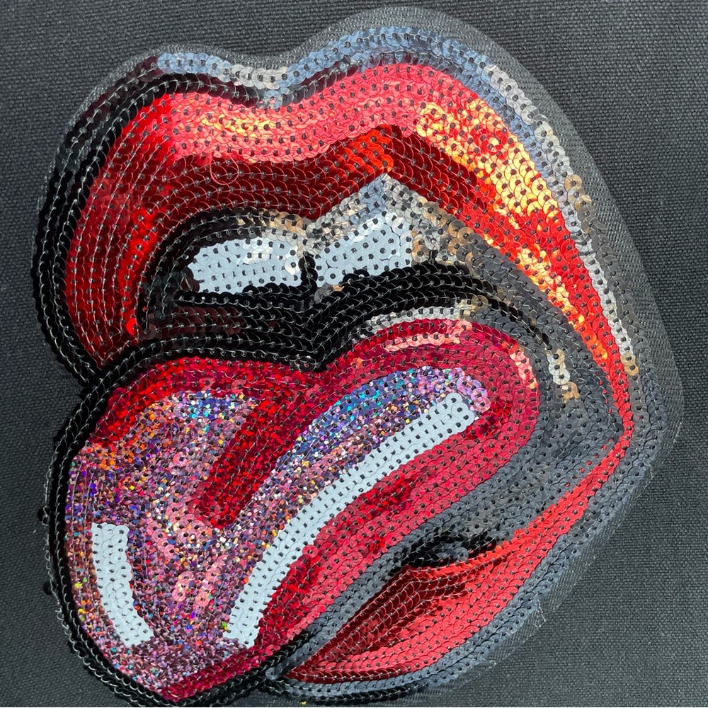 Red lip tote
